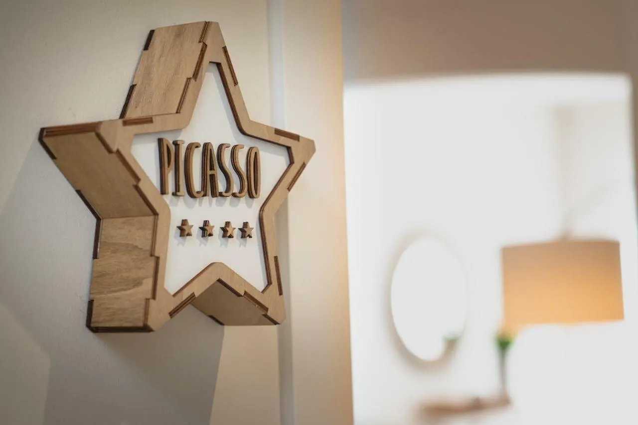 Apartamentos Hotel Pirineos Figueres  Espanha